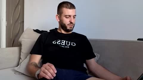 elchapoguzman95 online show from October 2025 09:55:01 AM