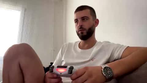 elchapoguzman95 online show from November 2025 10:50:02 AM