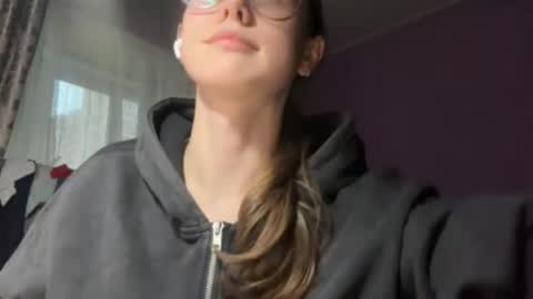 Snapshot of eleanoradriere chatting on September 2025 03:05:01 PM Sofia online show from September 2025 03:05:01 PM