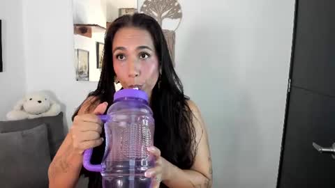 Electra- Please help me reach 100 likes online show from June 2026 01:19:01 AM