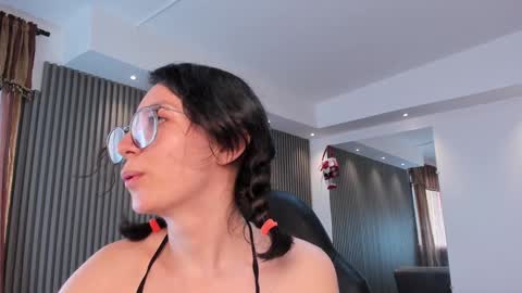 Snapshot of electraa_fox chatting on December 2024 06:34:02 PM Electra online show from December 2024 06:34:02 PM