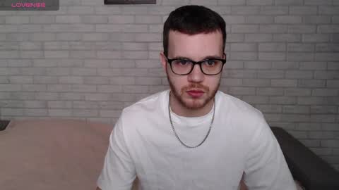Snapshot of electric_smile chatting on April 2026 05:48:02 AM Alex online show from April 2026 05:48:02 AM