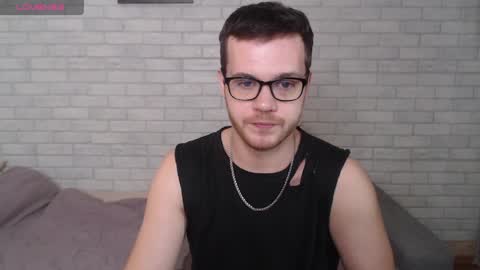 Snapshot of electric_smile chatting on May 2026 10:53:02 AM Alex online show from May 2026 10:53:02 AM