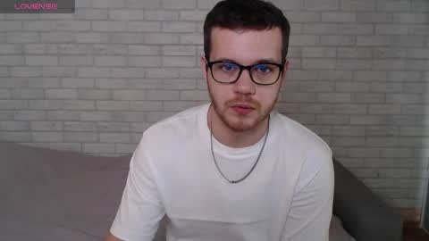 Snapshot of electric_smile chatting on May 2026 08:19:01 AM Alex online show from May 2026 08:19:01 AM