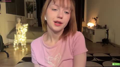 Snapshot of electric_woman chatting on December 2025 12:56:01 PM Aleksa online show from December 2025 12:56:01 PM