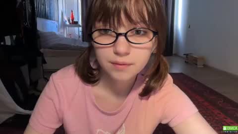 Snapshot of electric_woman chatting on June 2026 01:48:02 PM Aleksa online show from June 2026 01:48:02 PM