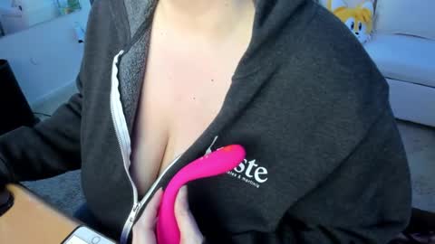 Snapshot of electrifiedlove_ chatting on February 2025 09:03:02 PM electrifiedlove_ online show from February 2025 09:03:02 PM