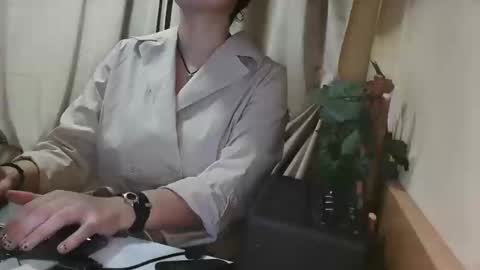 Julia Follow me on Onlyfansju grosroberts online show from January 2025 12:19:02 PM