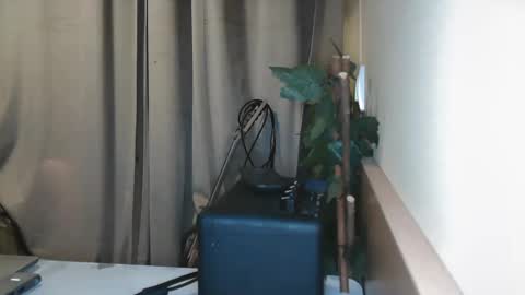 Snapshot of electrocute_me chatting on January 2025 12:39:02 PM Julia Follow me on Onlyfansju grosroberts online show from January 2025 12:39:02 PM