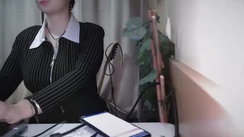 Julia Follow me on Onlyfansju grosroberts online show from February 2025 02:32:02 PM