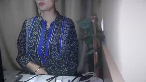 Julia Follow me on Onlyfansju grosroberts online show from February 2025 12:57:02 PM