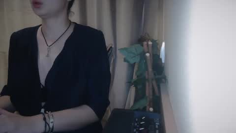 Snapshot of electrocute_me chatting on March 2025 02:23:02 PM Julia Follow me on Onlyfansju grosroberts online show from March 2025 02:23:02 PM