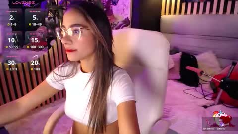 Snapshot of elegant_rouse chatting on October 2025 09:45:02 PM Rouse online show from October 2025 09:45:02 PM