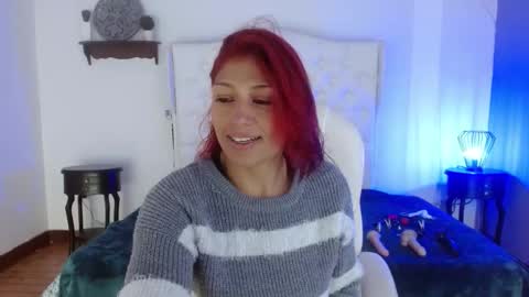 Snapshot of elena_detroya_ chatting on January 2025 12:07:01 PM Elena online show from January 2025 12:07:01 PM