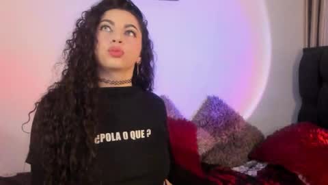 Snapshot of elena_lust chatting on December 2025 03:23:01 AM Elena online show from December 2025 03:23:01 AM