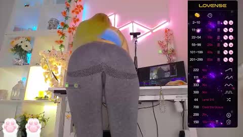 Elena online show from September 2025 07:14:02 PM