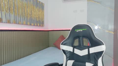 elena_wolff online show from November 2025 12:05:02 PM