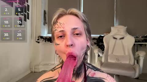 Mia online show from May 2026 01:38:01 PM