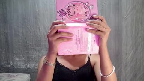 elenacum online show from October 2025 01:00:02 PM