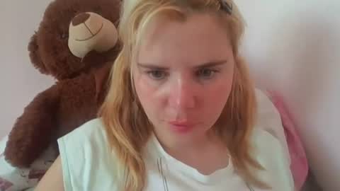 Snapshot of elenaflirt chatting on June 2026 08:19:01 AM Elena online show from June 2026 08:19:01 AM