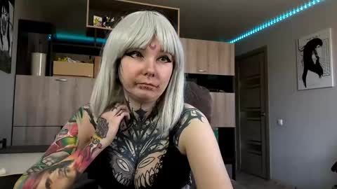 Milana online show from April 2026 12:43:01 PM