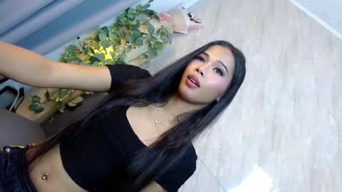 Snapshot of elenapierce69 chatting on November 2025 06:53:01 PM Call me Yours. online show from November 2025 06:53:01 PM