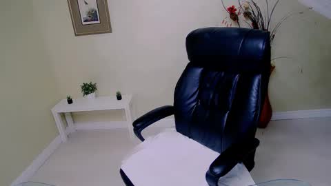 Snapshot of elenasworld chatting on September 2025 03:39:02 AM Elena online show from September 2025 03:39:02 AM