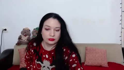 Snapshot of elenatroyy chatting on December 2024 09:19:02 PM ElenaTroyy online show from December 2024 09:19:02 PM