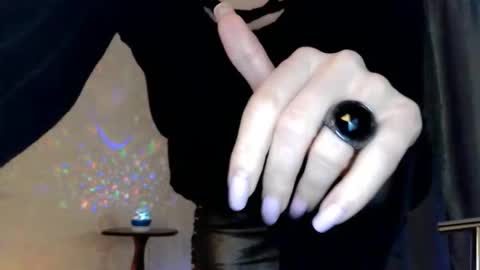 elenaza online show from November 2025 08:10:01 PM