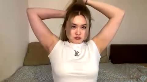 Agata online show from November 2025 05:09:02 AM