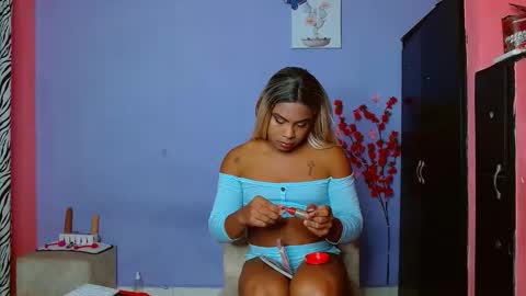 Snapshot of eletrabrowns chatting on September 2025 03:43:02 AM eletrabrowns online show from September 2025 03:43:02 AM