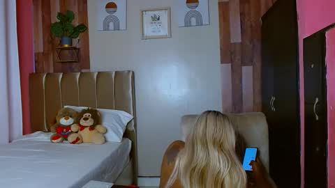 Snapshot of eletrabrowns chatting on October 2025 02:09:01 AM eletrabrowns online show from October 2025 02:09:01 AM