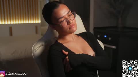 Snapshot of eli_asian chatting on April 2026 10:53:01 AM Eli online show from April 2026 10:53:01 AM