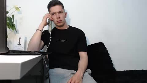 Elian online show from March 2026 10:59:01 PM