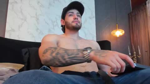 Elian online show from November 2025 02:06:02 PM