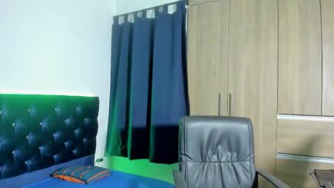 elias_ford online show from October 2025 07:46:02 PM