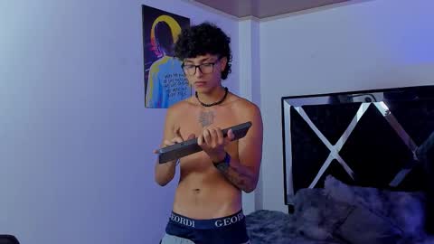 Snapshot of eliasferragamo chatting on December 2025 02:21:01 AM Elias Ferragamo online show from December 2025 02:21:01 AM