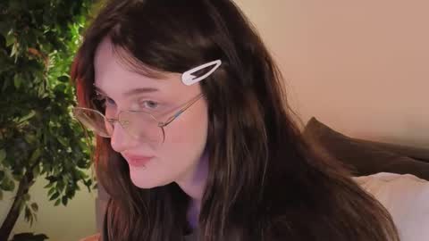 Ellie online show from November 2025 05:29:01 AM