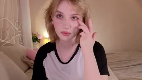 Snapshot of eliejay chatting on February 2026 05:30:01 AM Ellie online show from February 2026 05:30:01 AM