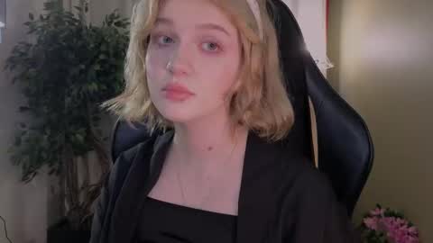 Snapshot of eliejay chatting on February 2026 05:17:02 AM Ellie online show from February 2026 05:17:02 AM