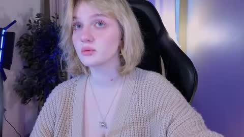 Snapshot of eliejay chatting on March 2026 05:15:02 AM Ellie online show from March 2026 05:15:02 AM