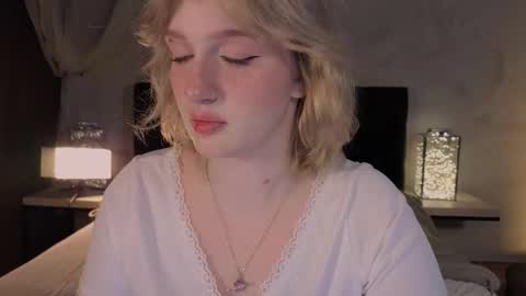 Snapshot of eliejay chatting on March 2026 05:44:01 AM Ellie online show from March 2026 05:44:01 AM