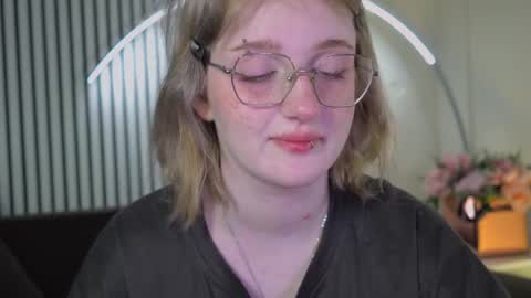 Snapshot of eliejay chatting on March 2026 05:24:01 AM Ellie online show from March 2026 05:24:01 AM