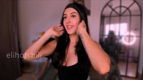 Snapshot of elihotchili chatting on December 2024 10:31:01 PM Eli online show from December 2024 10:31:01 PM