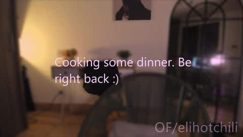 Snapshot of elihotchili chatting on January 2025 01:50:01 AM Eli online show from January 2025 01:50:01 AM