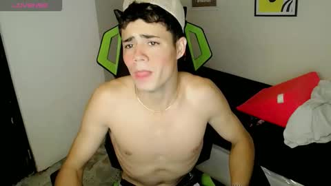 Snapshot of elii_797 chatting on November 2025 08:18:01 PM bby-santy online show from November 2025 08:18:01 PM