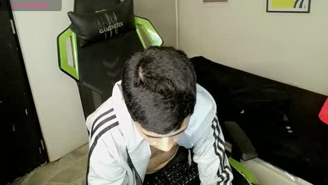 Snapshot of elii_797 chatting on November 2025 08:08:02 PM bby-santy online show from November 2025 08:08:02 PM