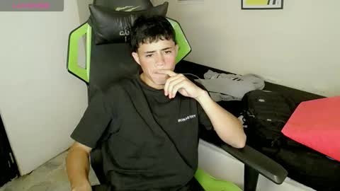 Snapshot of elii_797 chatting on November 2025 07:25:02 PM bby-santy online show from November 2025 07:25:02 PM