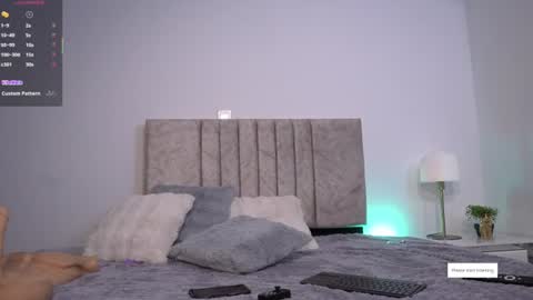 E L I I Z A B E T H   online show from June 2026 10:52:01 PM