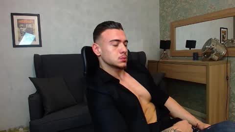 ElijahThorne online show from November 2025 05:29:02 AM